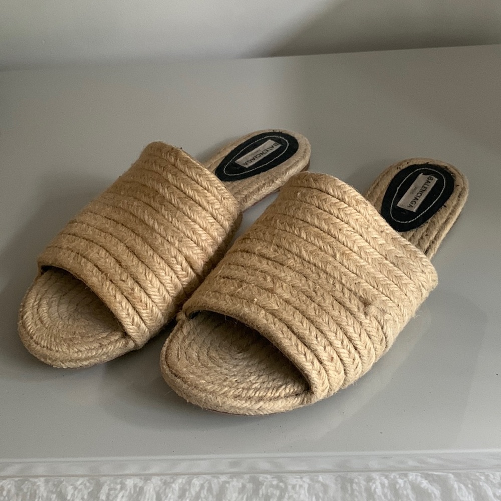 Raffia Balenciaga slides size 41- adorable and comfortable!